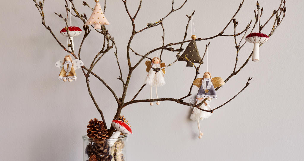 Front Page -Outlet Hallmark Store 6546